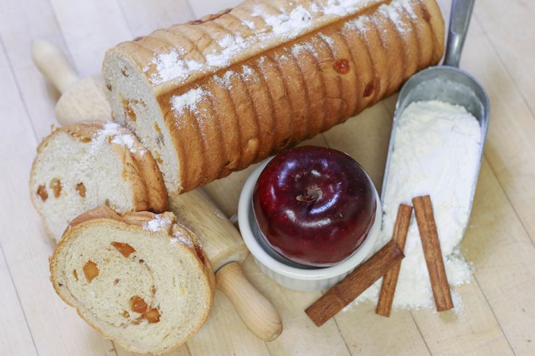 Apple Cinnamon Log Zehnders Store